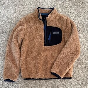 Boys Vineyard Vines Tan and Navy Kids pullover. Like new. Size 7